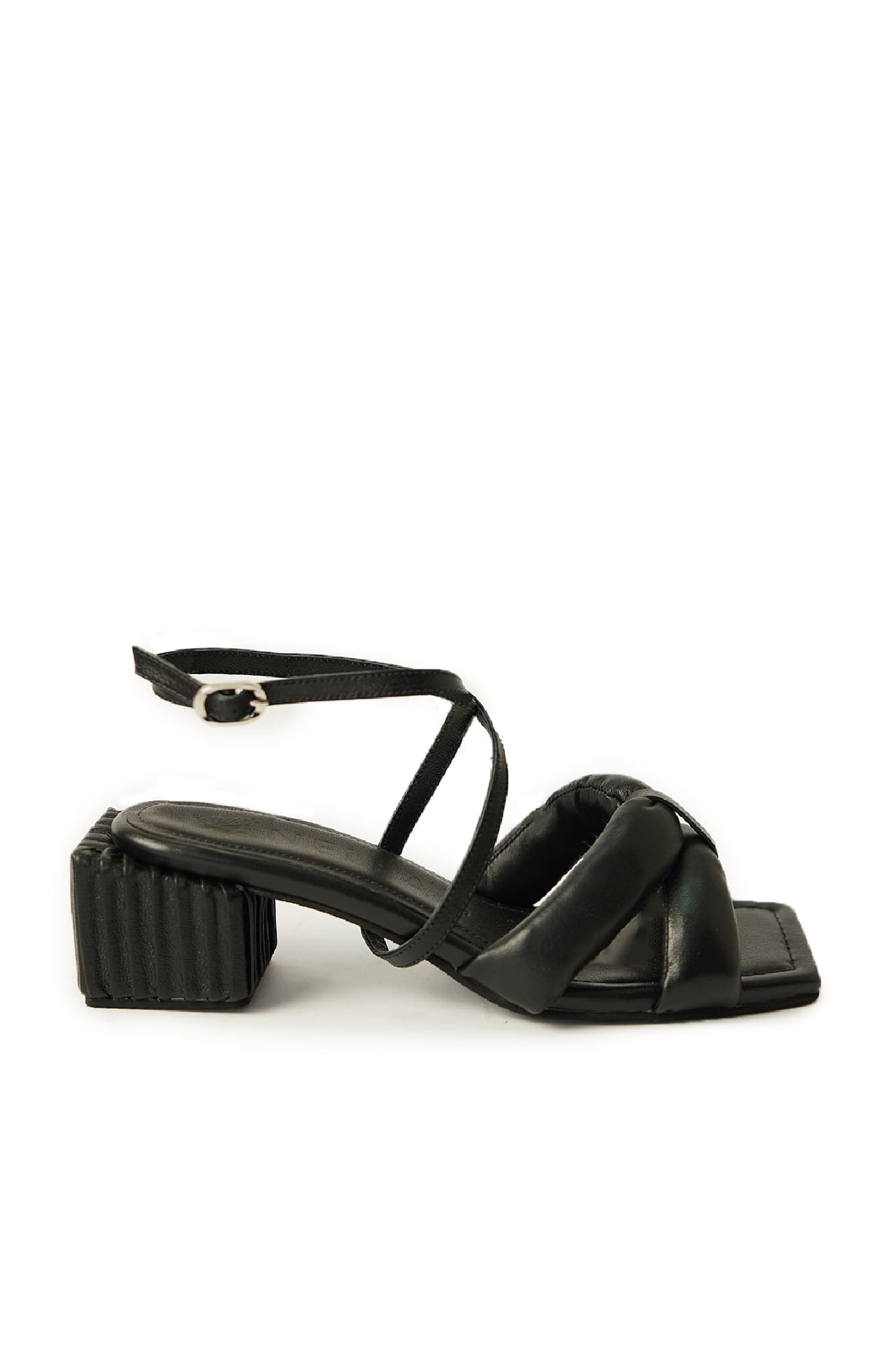 BLACK PLISADOS HEELS