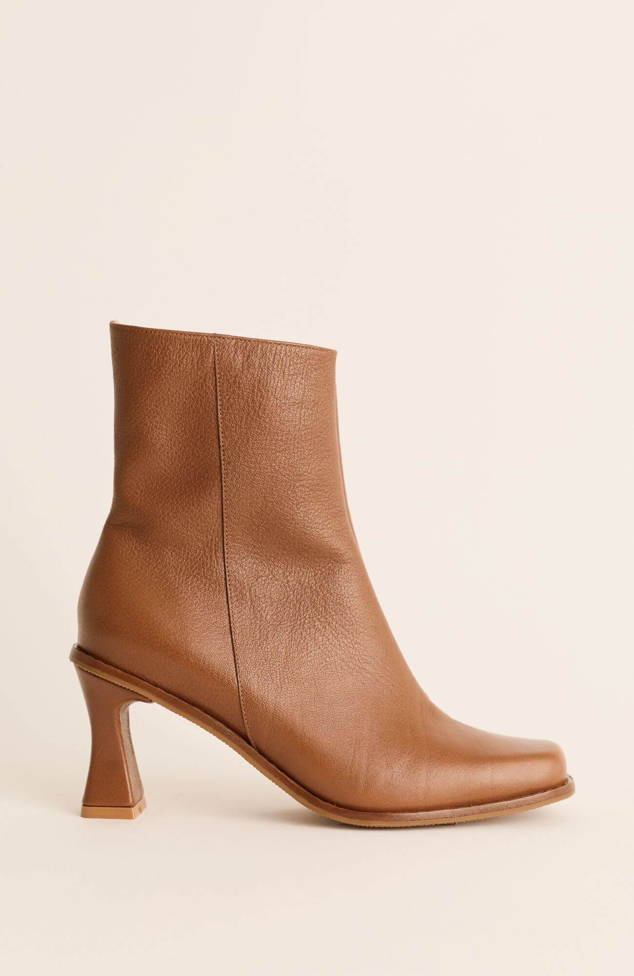 BOTIN SUMAQ CAMEL